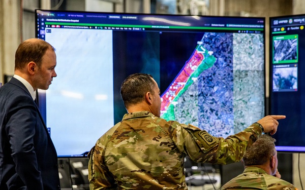 German State Secretary Visits the Civil-Military Coordination Center