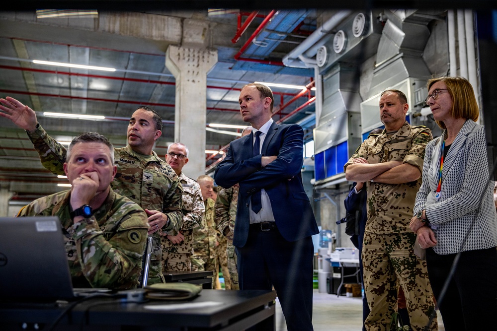 German State Secretary Visits the Civil-Military Coordination Center