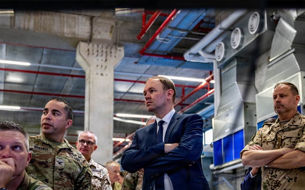 German State Secretary Visits the Civil-Military Coordination Center