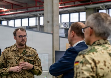 German State Secretary Visits the Civil-Military Coordination Center