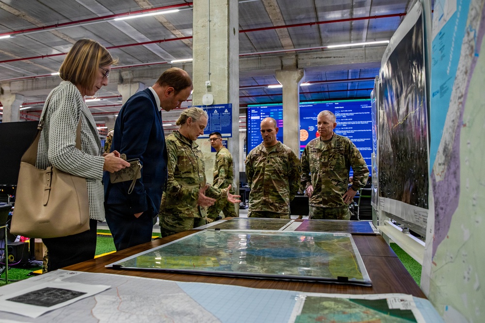 German State Secretary Visits the Civil-Military Coordination Center