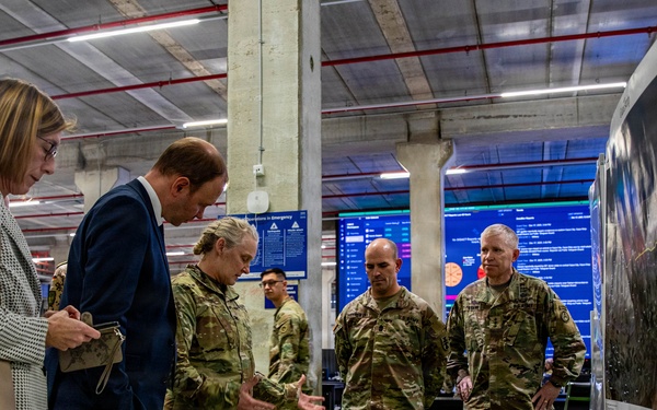German State Secretary Visits the Civil-Military Coordination Center