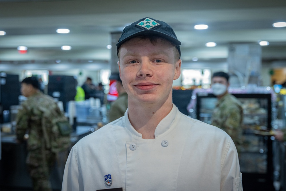 Cake Cutting Ceremony Inaugurates New DFAC at Camp Hovey.