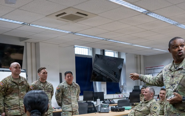 Soldiers Graduate the Army Space Course