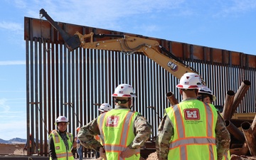 Senior Leaders tour border barrier project