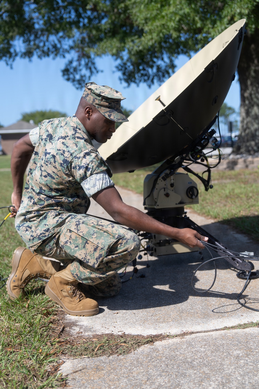 2nd Marine Logistics Group Field Tests Lite Sat 1.3m Satellite Terminal
