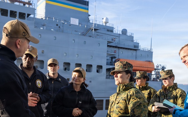 MARFORCOM Commander Visits USS Kearsarge