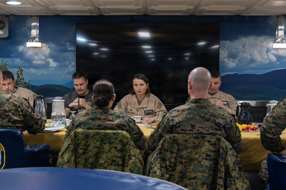 MARFORCOM Commander Visits USS Kearsarge