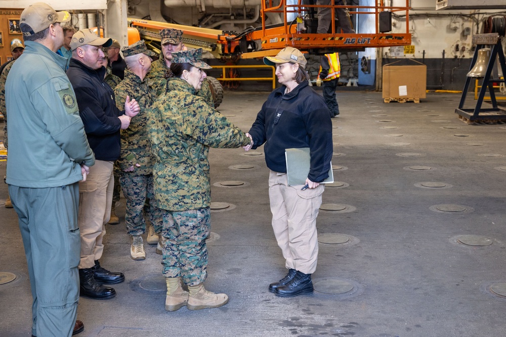 MARFORCOM Commander Visits USS Kearsarge