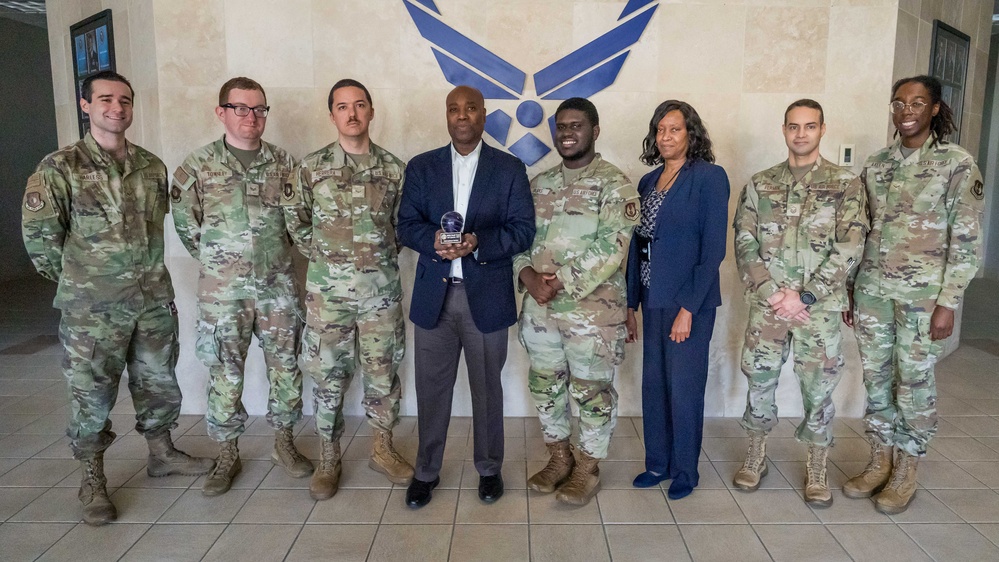 BES Hosts 3Q Awards Presentation