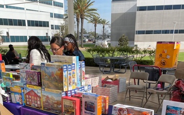 Santa Touches Down Early at LA AFB to Help SBD 3 Spread Holiday Cheer