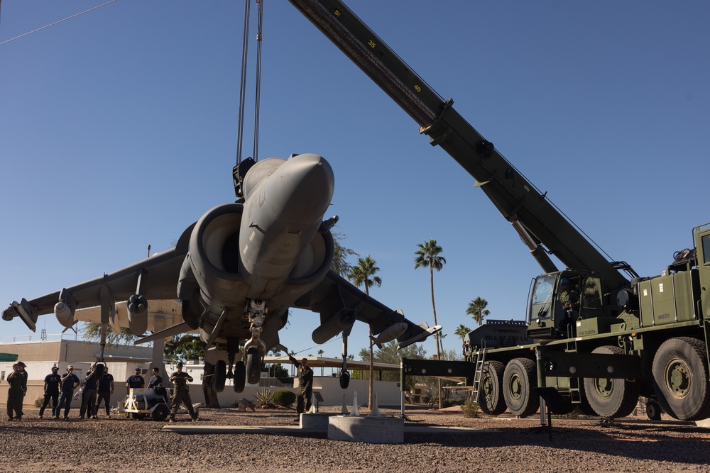 MCAS Yuma AV-8B Harrier II Static Display Swap