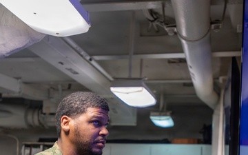 USS Carl Vinson (CVN 70) Daily Operations