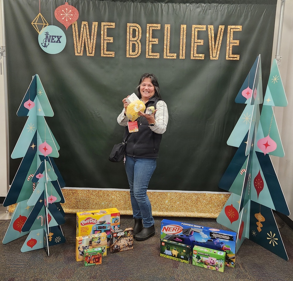 Families Believe in holiday surprises at NEX