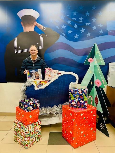 Families Believe in holiday surprises at NEX