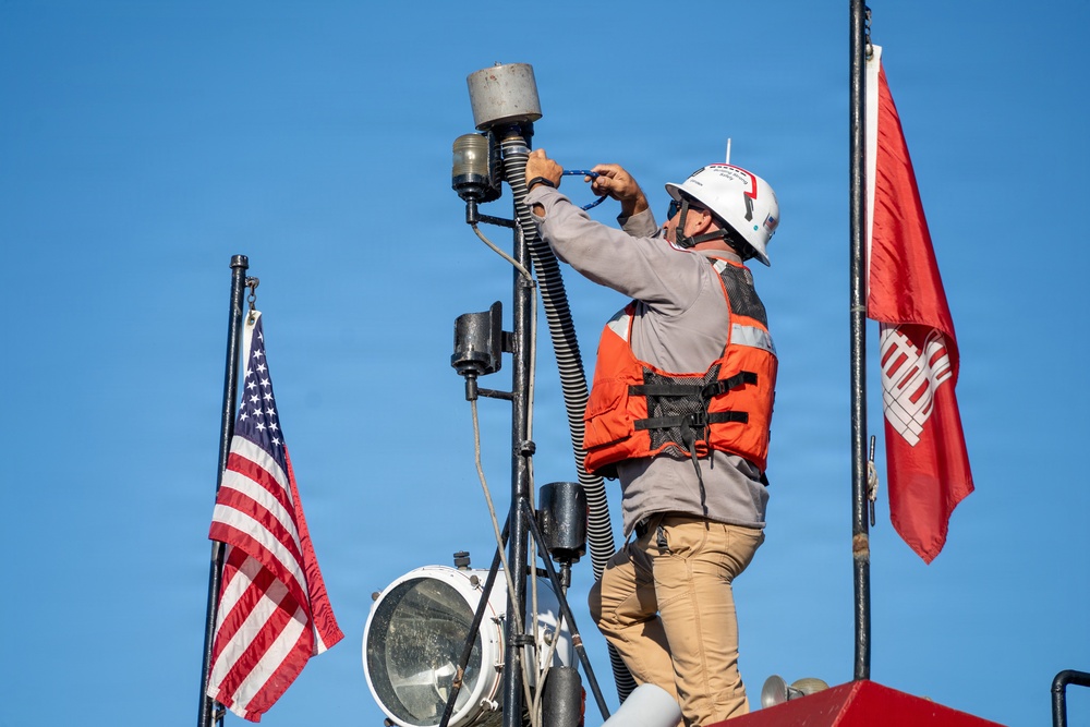 Louisville District Dive Team makes a splash at McAlpine Locks and Dam