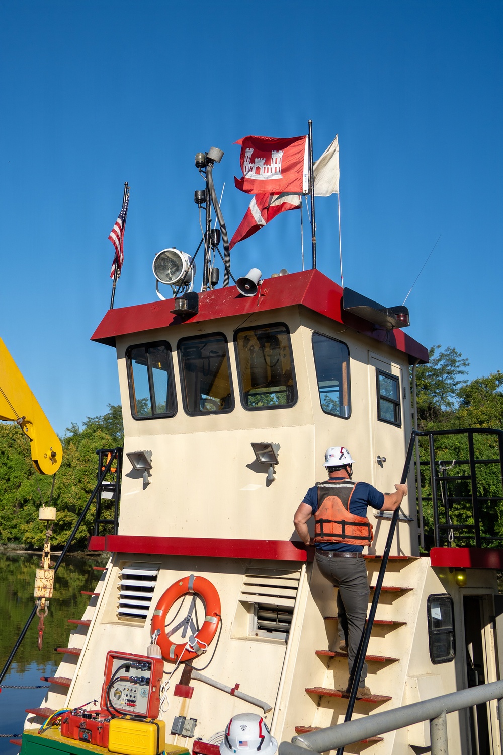 Louisville District Dive Team makes a splash at McAlpine Locks and Dam