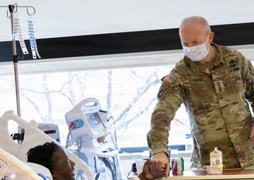 Chief of Staff of the Army visits Walter Reed