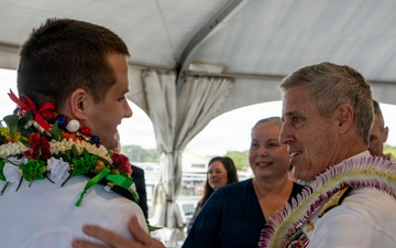 Adm. Steve Koehler, commander, U.S. Pacific Fleet, attends University of Hawaii Naval ROTC Commissioning Ceremony