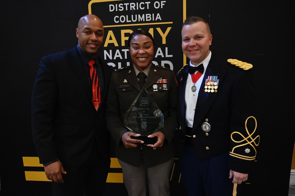 Inaugural D.C. National Guard Recruiting and Retention Battalion Awards Banquet