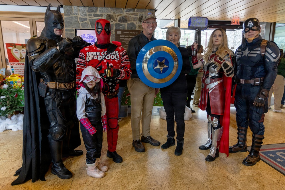 Walter Reed celebrates holidays with annual Christmas party
