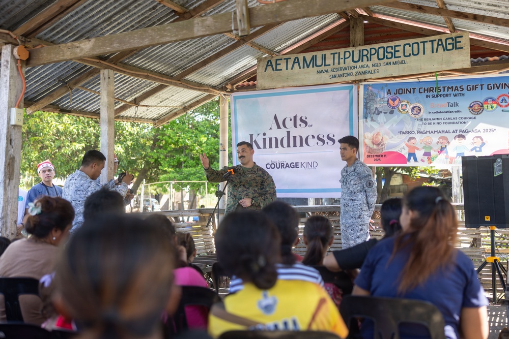 MRF-SEA, Philippine Service Members Support Filipino Communities During Local Holiday Outreach