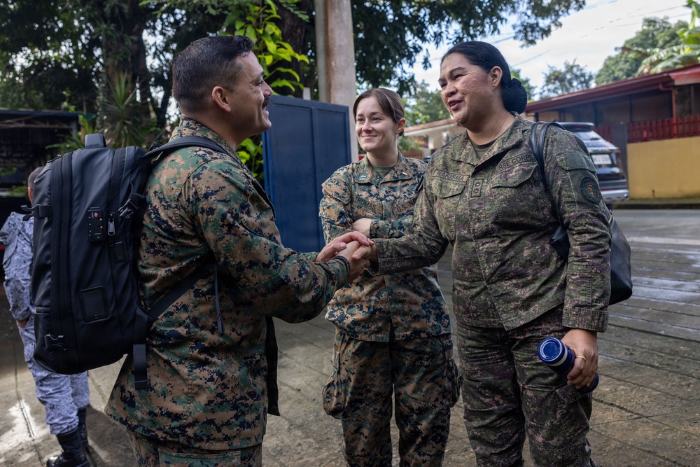 MRF-SEA, Philippine Service Members Support Filipino Communities During Local Holiday Outreach