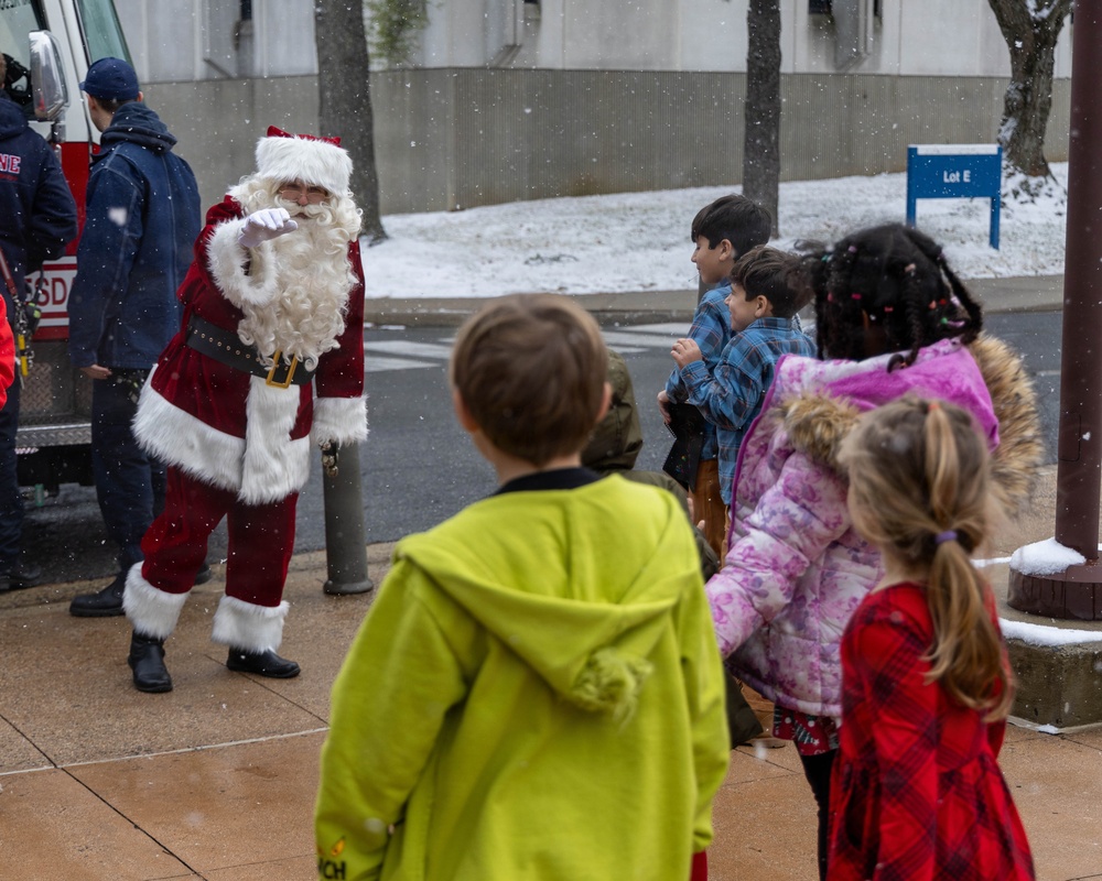 Walter Reed celebrates holidays with annual Christmas party