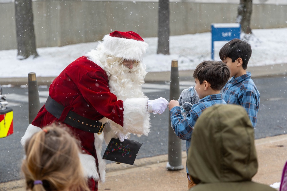 Walter Reed celebrates holidays with annual Christmas party