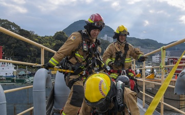 CNRJ Fire and Emergency Services Sasebo, SRF-JRMC Conduct Confined Space Rescue Exercise