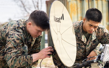 Know Yourself and Seek Self Improvement: 2nd MLG Helps Create Commercial Satellite Communications Course for 06xx Marines