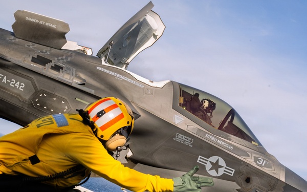 31st MEU | Flight Ops aboard USS Tripoli