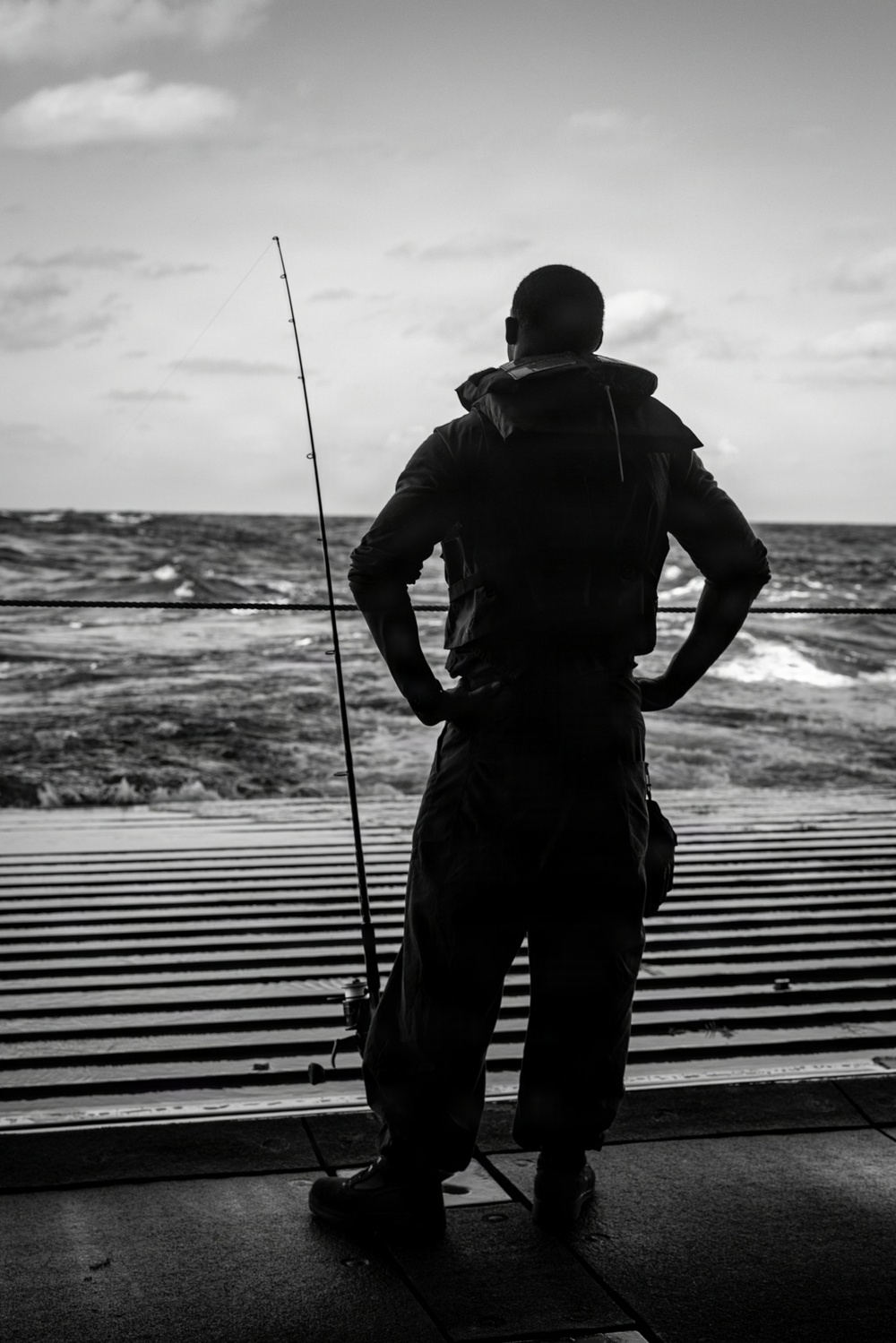 22nd MEU(SOC) | USS Fort Lauderdale Conducts Fish Call