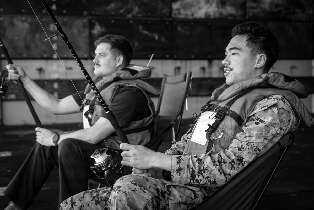 22nd MEU(SOC) | USS Fort Lauderdale Conducts Fish Call