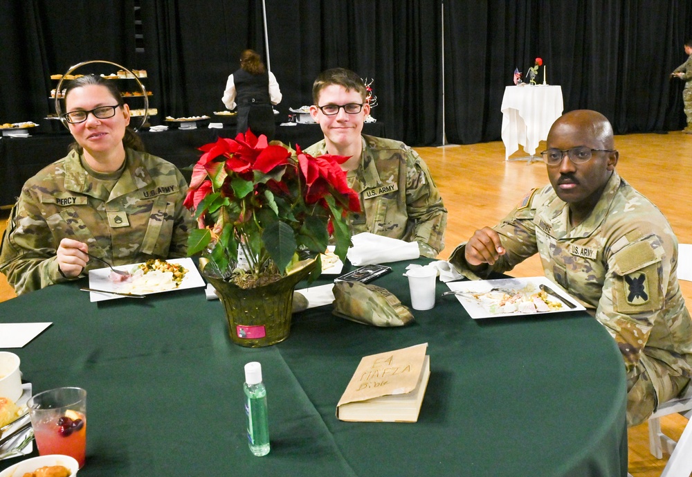 Guardsmen gather at D.C. Armory for holiday celebration
