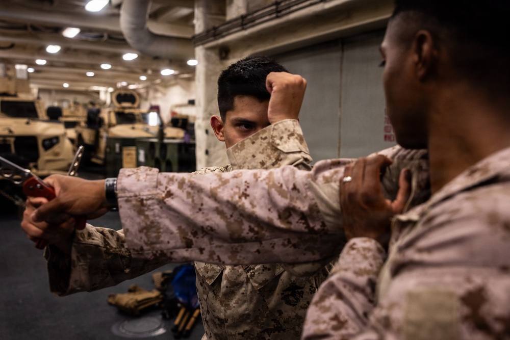 22nd MEU(SOC) | Marines Conduct MCMAP Aboard USS Fort Lauderdale