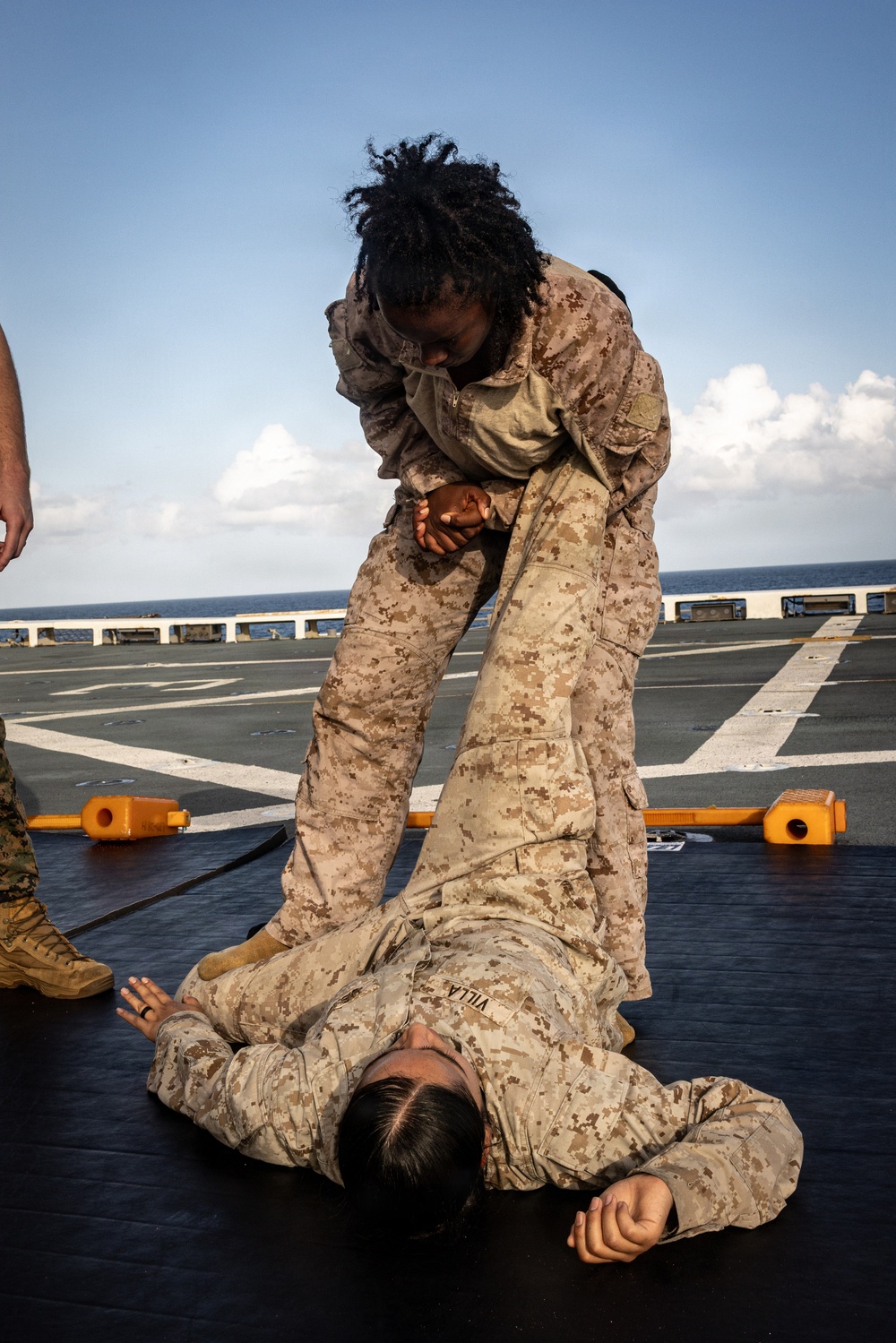 22nd MEU(SOC) | Marines Conduct MCMAP Aboard USS Fort Lauderdale