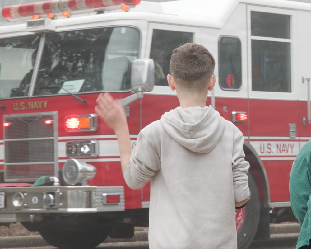 NAS Pensacola MWR, Fire Department Spread Holiday Cheer