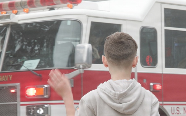 NAS Pensacola MWR, Fire Department Spread Holiday Cheer