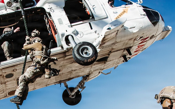 EOD Technicians Conduct a CSAR Drill