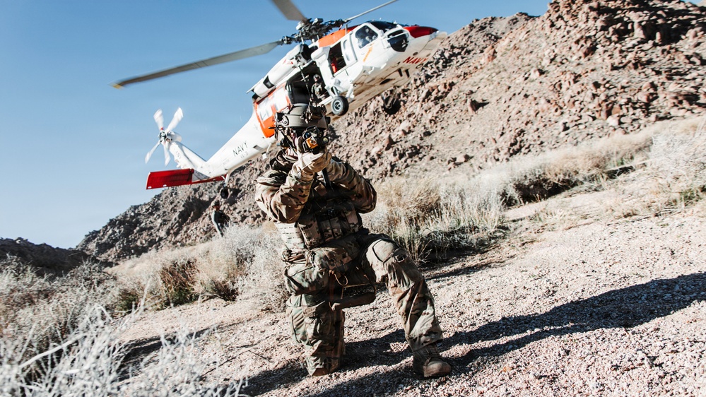 EOD Technicians Conduct a CSAR Drill