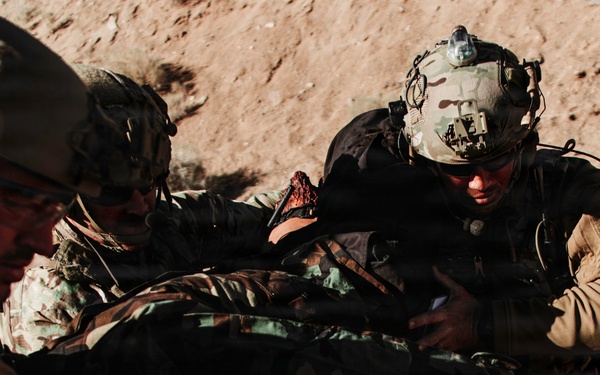 EOD Technicians Conduct a CSAR Drill