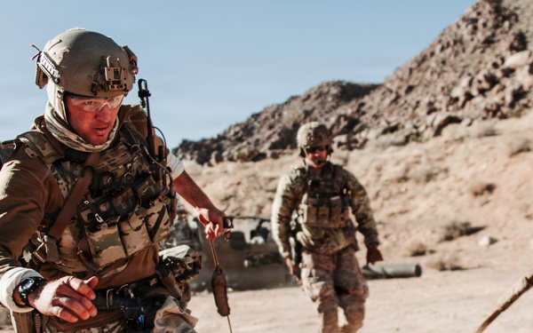 EOD Technicians Conduct a CSAR Drill