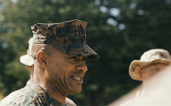 II MEF CG Visits 22nd MEU(SOC) in Puerto Rico