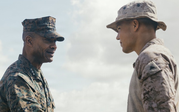 II MEF CG Visits 22nd MEU(SOC) in Puerto Rico