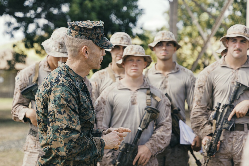 II MEF CG Visits 22nd MEU(SOC) in Puerto Rico
