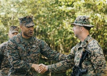 II MEF CG Visits 22nd MEU(SOC) in Puerto Rico