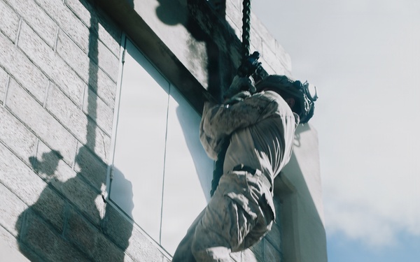 22nd MEU(SOC) | Lima Co. Fast Rope Training
