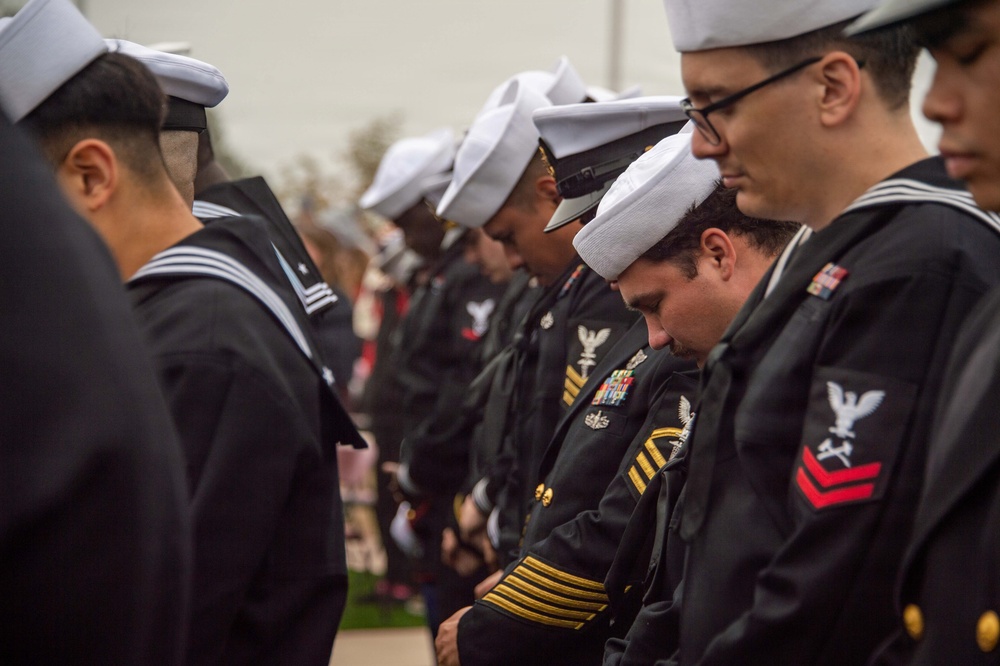 USS Carl Vinson (CVN 70) Wreaths Across America