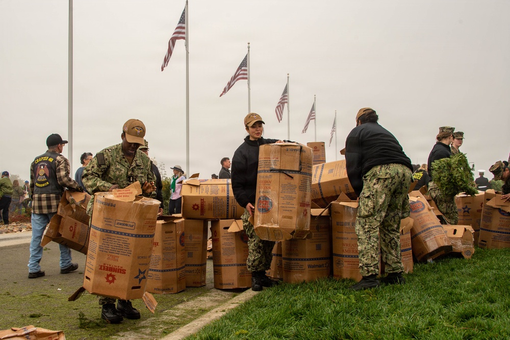 USS Carl Vinson (CVN 70) Wreaths Across America